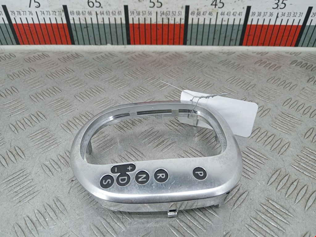 Накладка декоративная на кулису (рамка рычага КПП) Volkswagen Touran 1 (2003-2015)