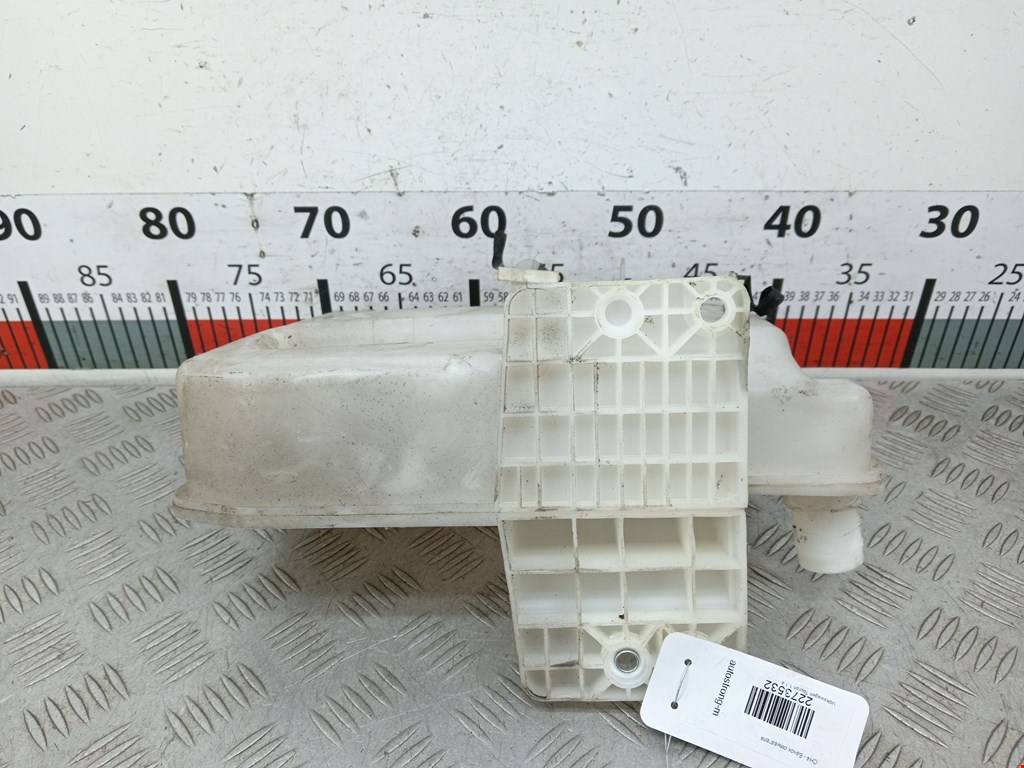 Бачок омывателя VOLKSWAGEN Touran 2003-2010