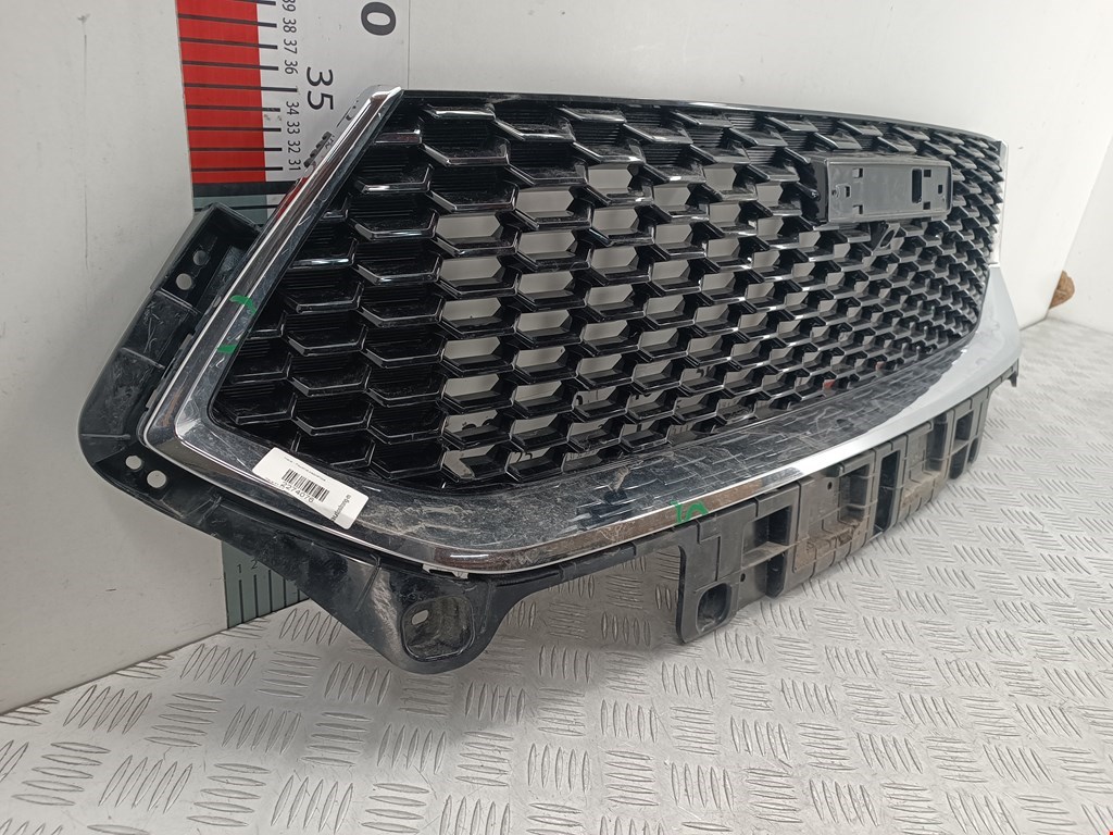 Решетка радиатора HAVAL F7 2018-2024