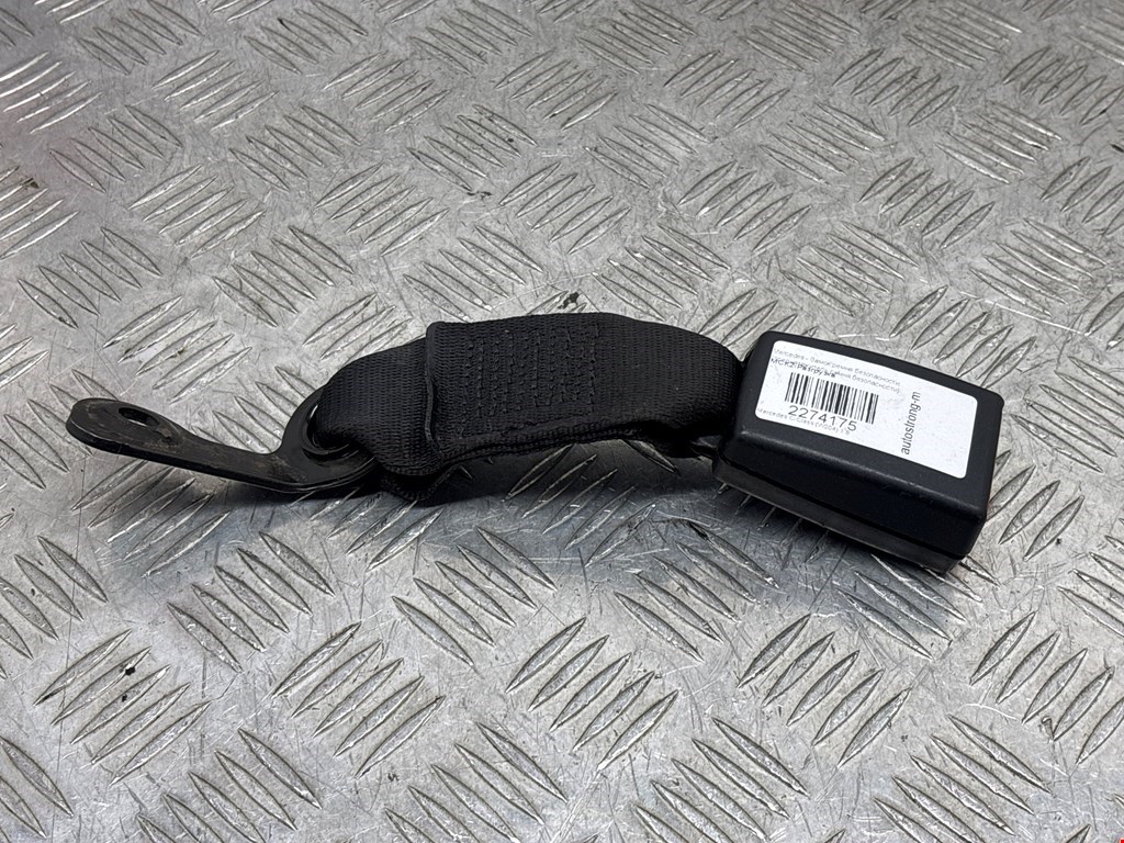 Замок ремня безопасности (преднатяжитель ремня безопасности) Mercedes C-Class (W204) (2006-2015)