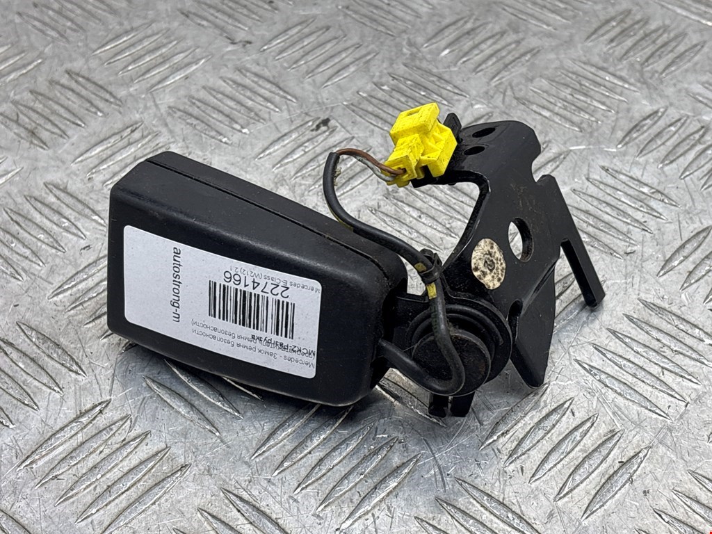 Замок ремня безопасности (преднатяжитель ремня безопасности) Mercedes E-Class (W212) (2009-2016)