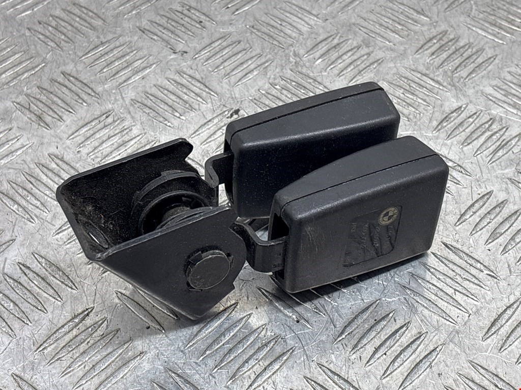 Замок ремня безопасности (преднатяжитель ремня безопасности) BMW X5 (E70) (2006-2013)