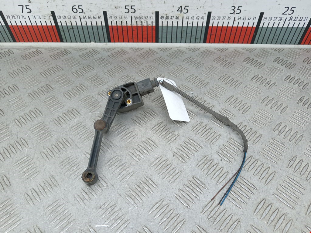 Датчик дорожного просвета Audi Q7 4L (2005-2015)