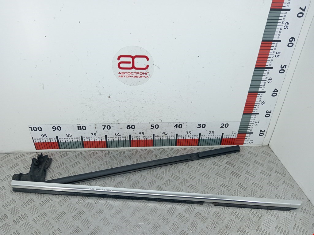 Накладка декоративная (молдинг) стекла двери задней правой Mercedes CLS-Class (W219) (2004-2010)