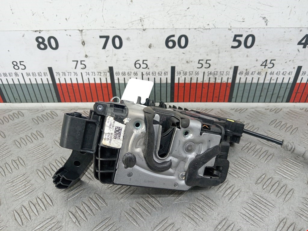 Замок двери задней левой MERCEDES-BENZ C-Class C-klasse W205 2014-н.в.