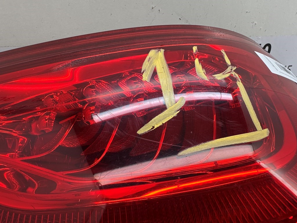 Фонарь задний внутренний правый AUDI Q7 I 2006-2015