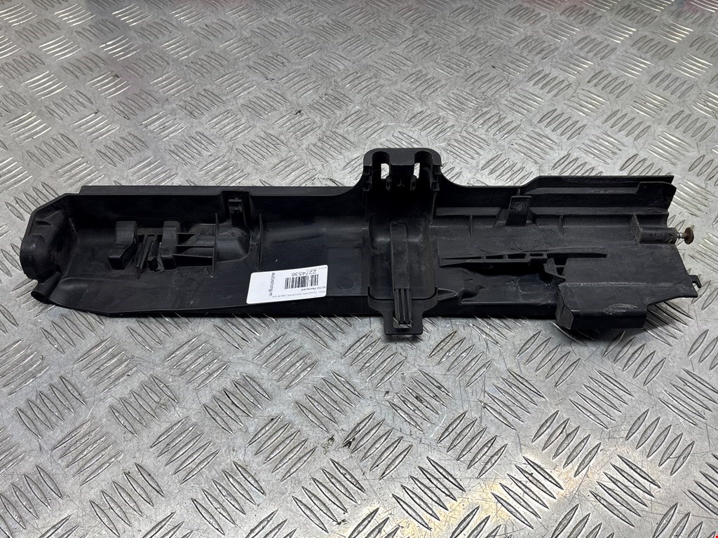 Кронштейн (крепление) радиатора BMW X1 (E84) (2009-2015)