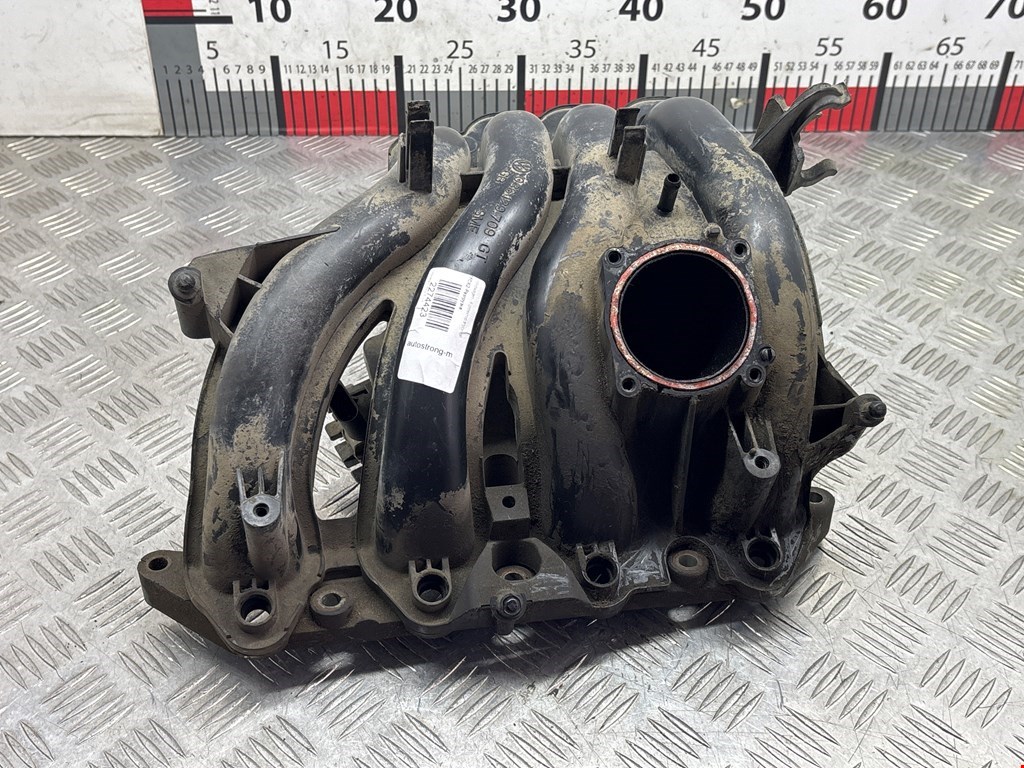 Коллектор впускной VOLKSWAGEN Polo V HB 2009-2017