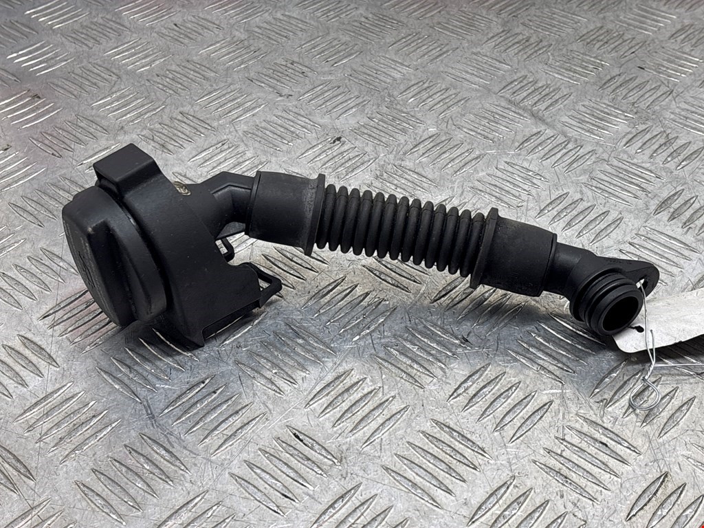 Маслозаливная горловина Mercedes B-Class (W245) (2005-2011)