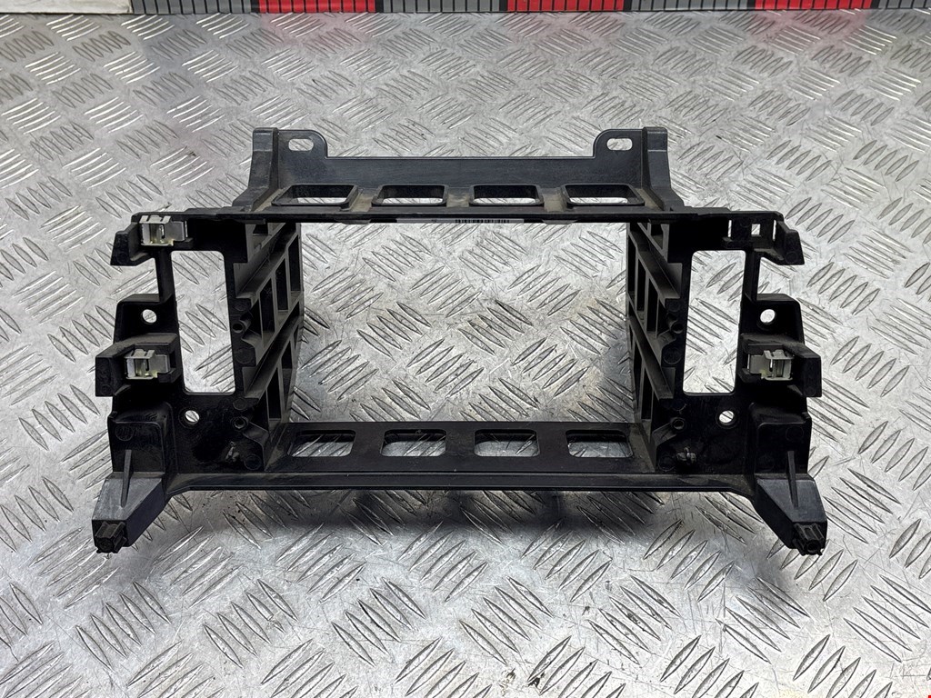 Рамка под магнитолу (под панель управления отопителем) BMW 5-Series (F07/F10/F11/F18) (2009-2017)