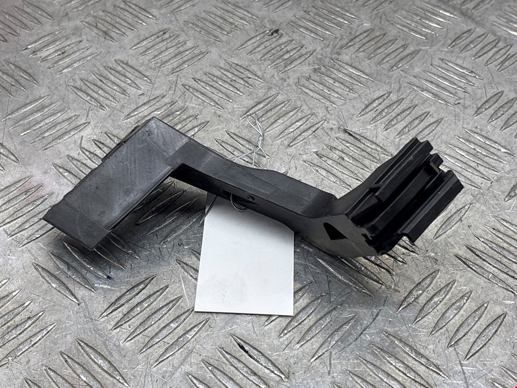 Кронштейн (держатель) ручки двери Mercedes GLE-Class (W166) (2015-2018)