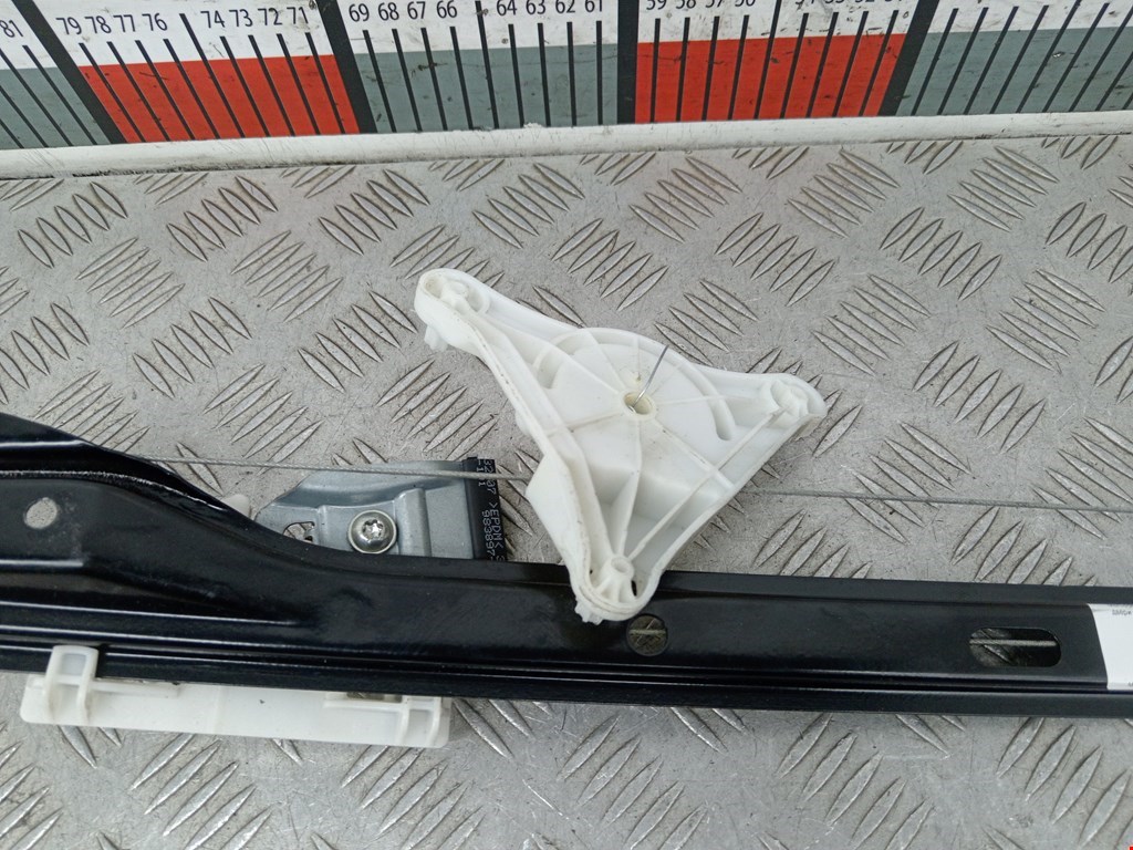 Стеклоподъемник задний правый MERCEDES-BENZ C-Class C-klasse W204 2007-2015