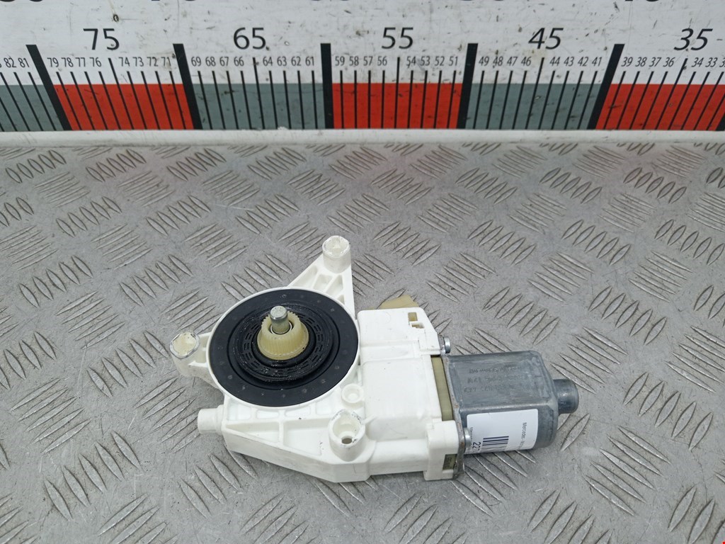 Моторчик (двигатель) стеклоподъемника MERCEDES-BENZ C-Class C-klasse W204 2007-2015