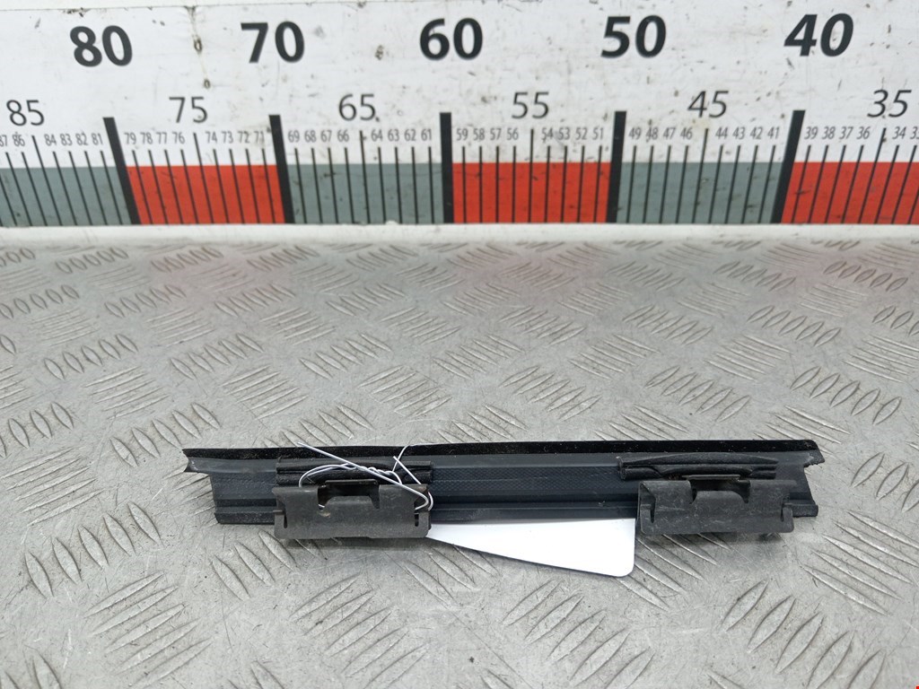 Накладка декоративная (молдинг) стекла двери задней правой Mercedes C-Class (W204) (2006-2015)