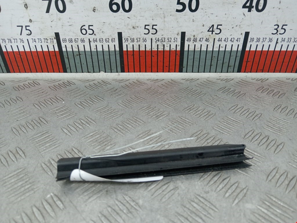 Накладка декоративная (молдинг) стекла двери задней левой BMW 5-Series (E60/E61) (2003-2010)