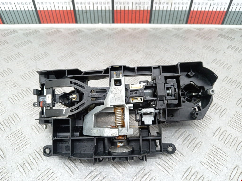 Ручка двери задней наружная правая BMW 5er 5 серия F10/F11/F07 2009-2017