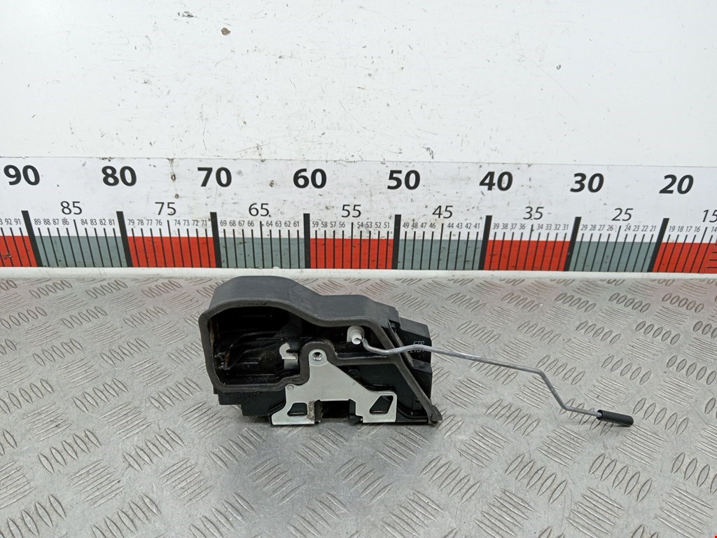 Замок двери передней правой BMW 5er 5 серия F10/F11/F07 2009-2017