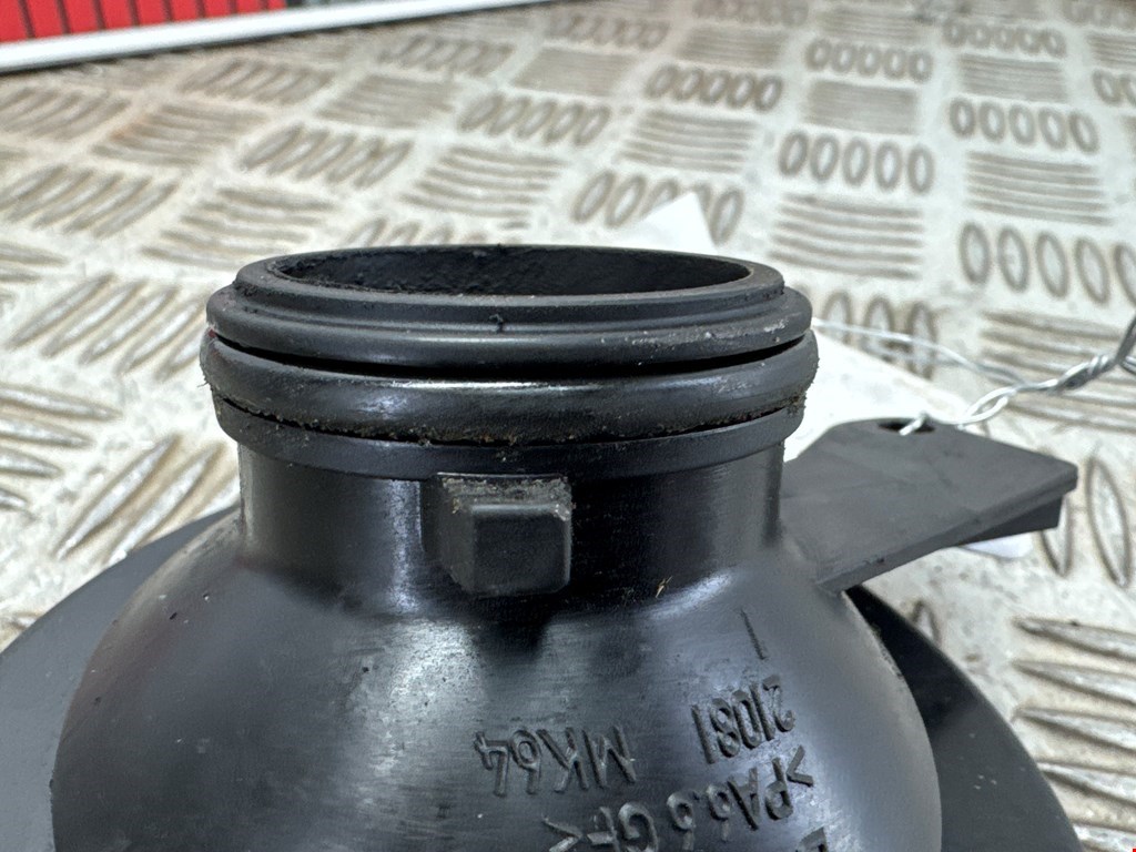 Горловина маслозаливная (залива масла) BMW 3er E90/E91 2005-2012