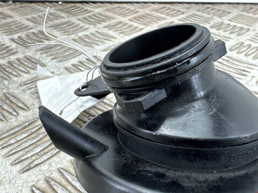 Горловина маслозаливная (залива масла) BMW 3er E90/E91 2005-2012