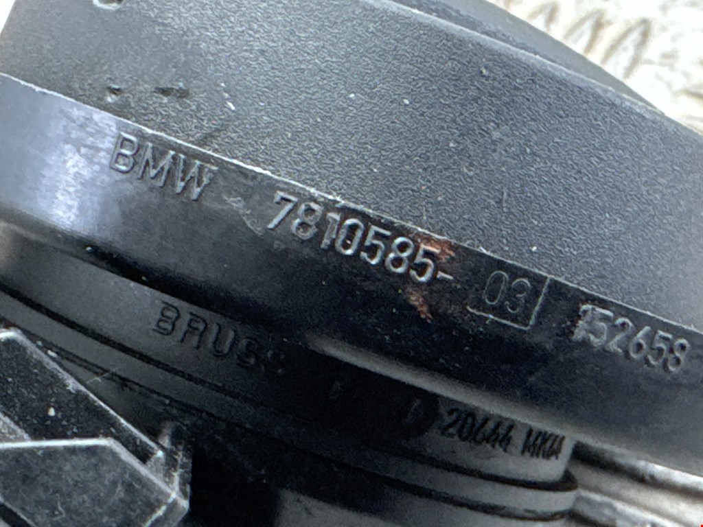 Горловина маслозаливная (залива масла) BMW 3er E90/E91 2005-2012