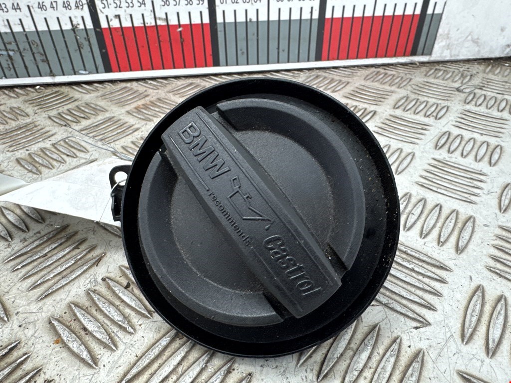 Горловина маслозаливная (залива масла) BMW 3er E90/E91 2005-2012