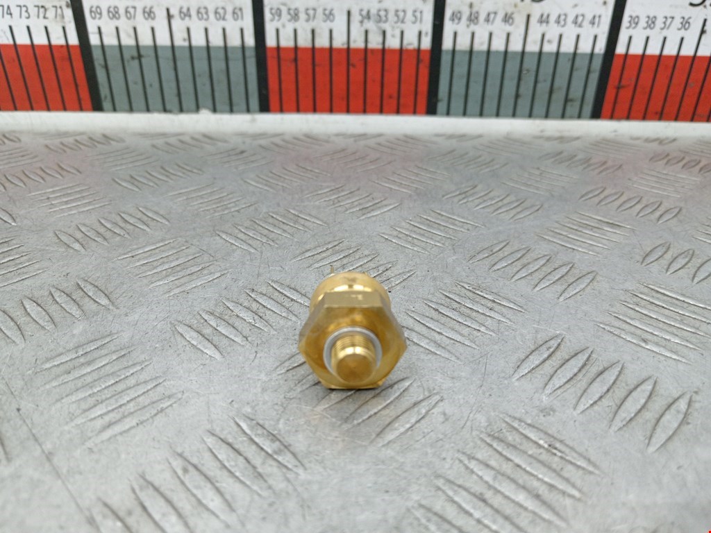 Датчик температуры (охлаждающей жидкости) AUDI A6 C4 1994-1997