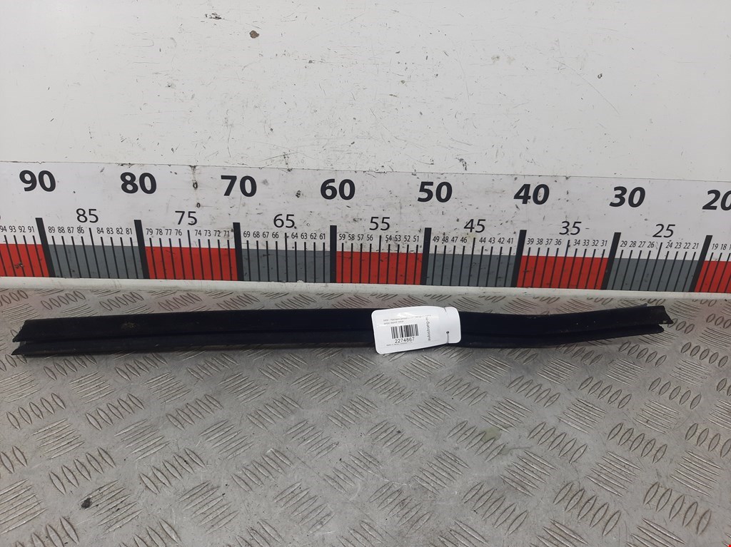 Накладка декоративная (молдинг) стекла двери задней левой BMW 5-Series (E60/E61) (2003-2010)