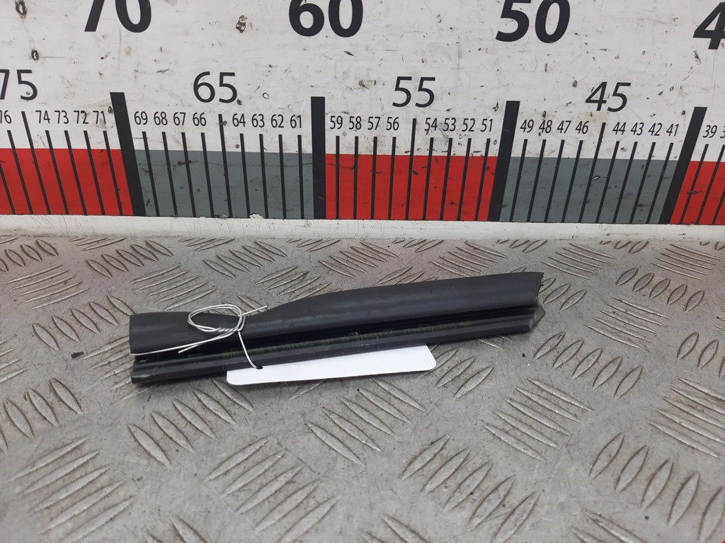 Накладка декоративная (молдинг) стекла двери задней левой BMW 5-Series (E60/E61) (2003-2010)