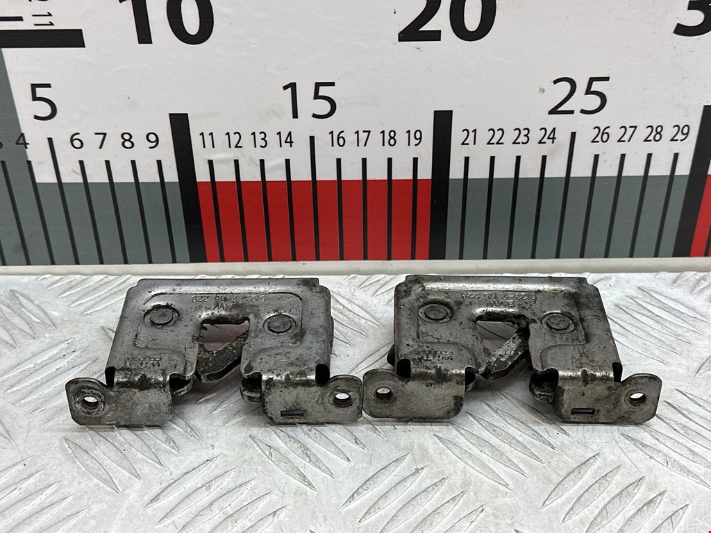 Замок капота BMW 5-Series (E60/E61) (2003-2010)