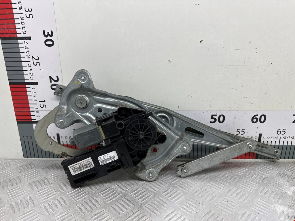 Стеклоподъемник передний правый RENAULT Megane III 2009-2016