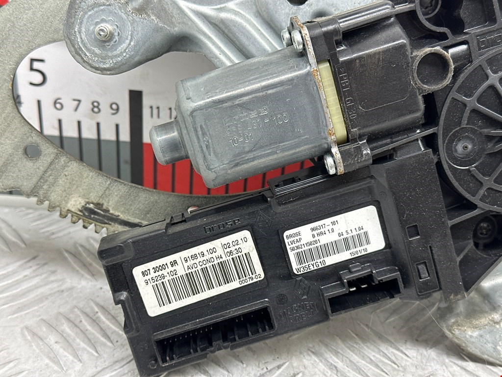 Стеклоподъемник передний правый RENAULT Megane III 2009-2016