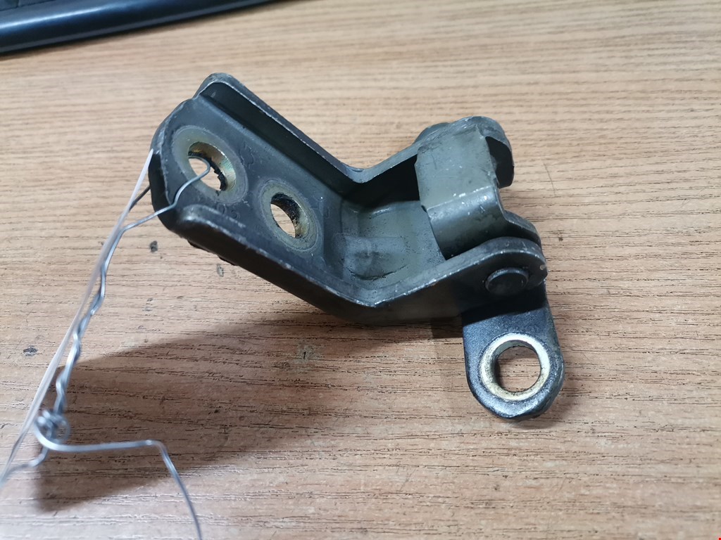 Петля двери задней правой Nissan Primera P12 (2001-2008)